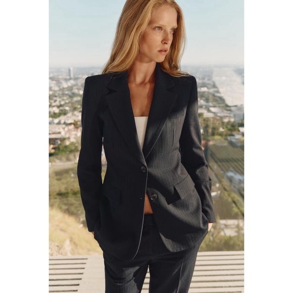 Theory Jackets & Blazers - Theory • Matelda Virgin Wool Single Breasted Blazer in Dark Navy Blue Pinstripe